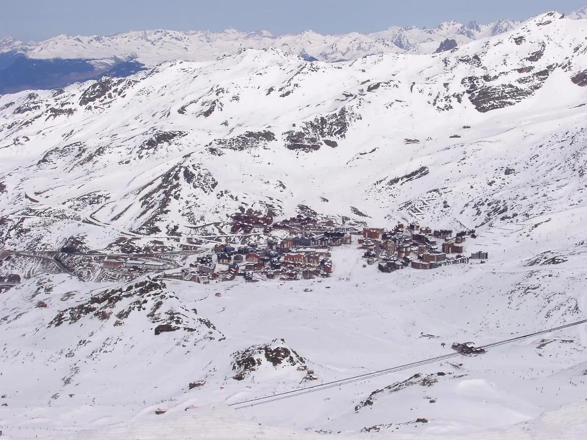 Ski-In Ski-Out 1 Bed, La Tania Courchevel France