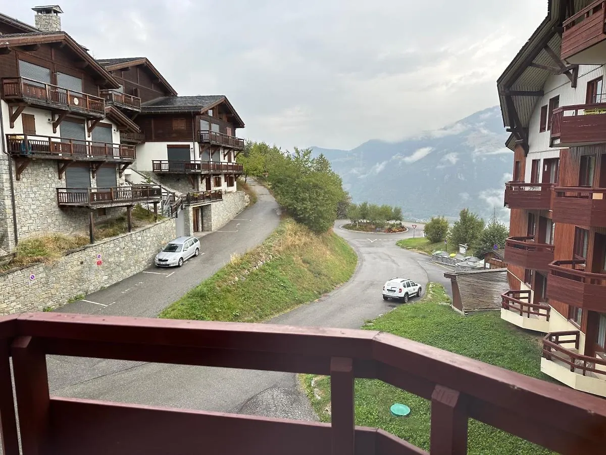Ski-In Ski-Out 1 Bed, La Tania Courchevel Apartment
