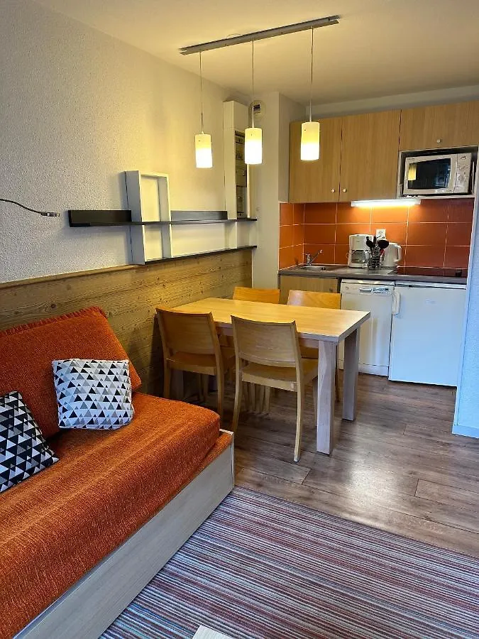 Ski-In Ski-Out 1 Bed, La Tania Courchevel Apartment