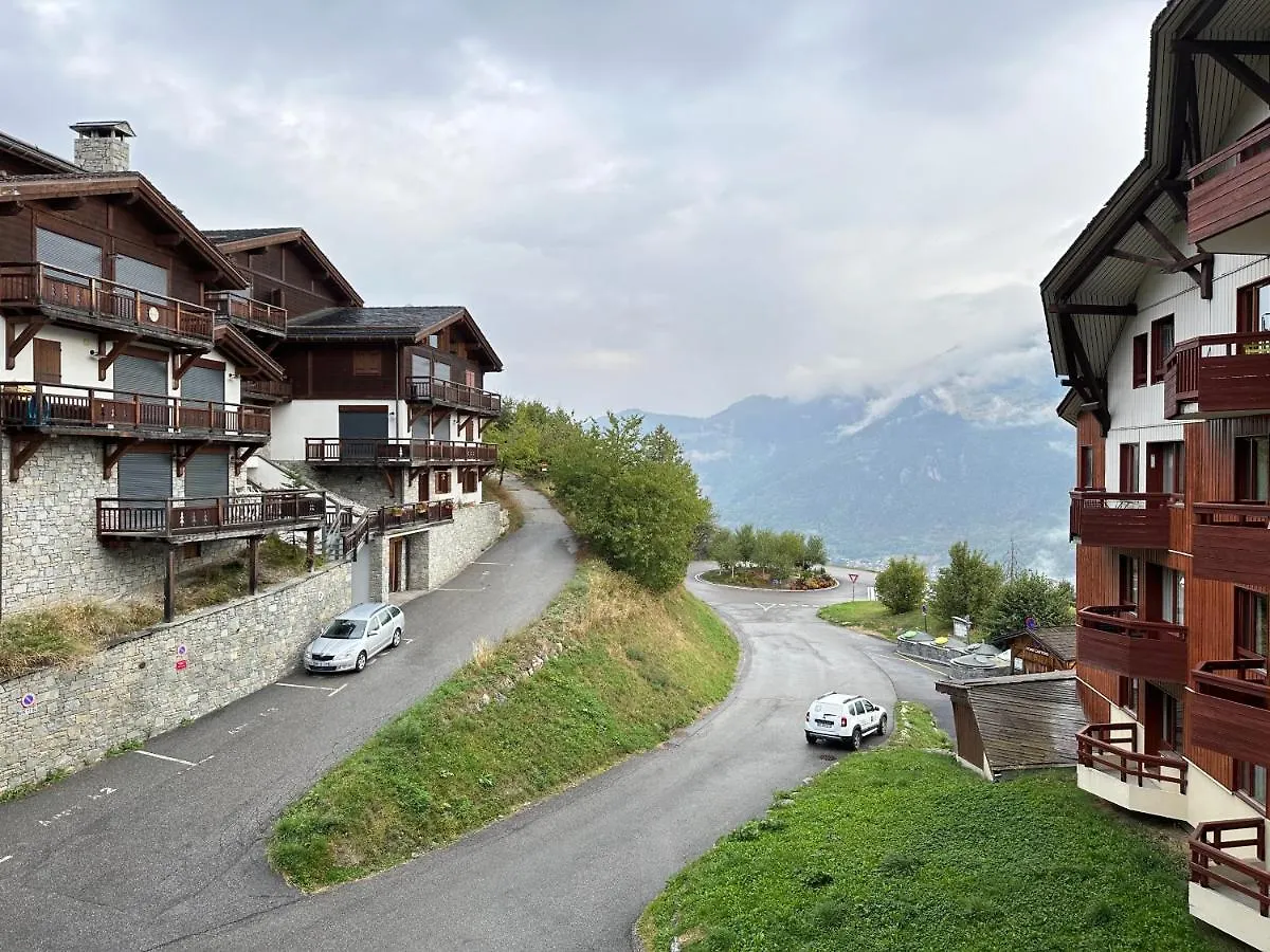 Ski-In Ski-Out 1 Bed, La Tania Courchevel