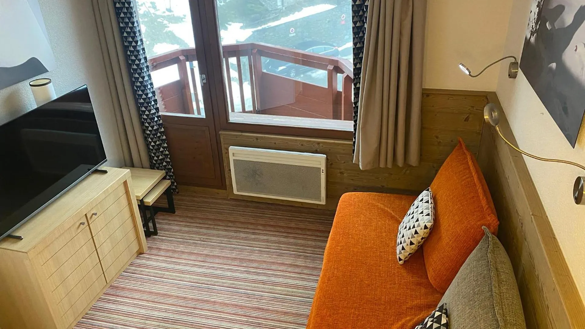 Ski-In Ski-Out 1 Bed, La Tania Courchevel 0*,