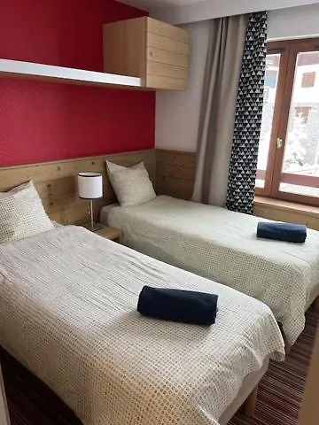 Ski-In Ski-Out 1 Bed, La Tania Courchevel 0*,