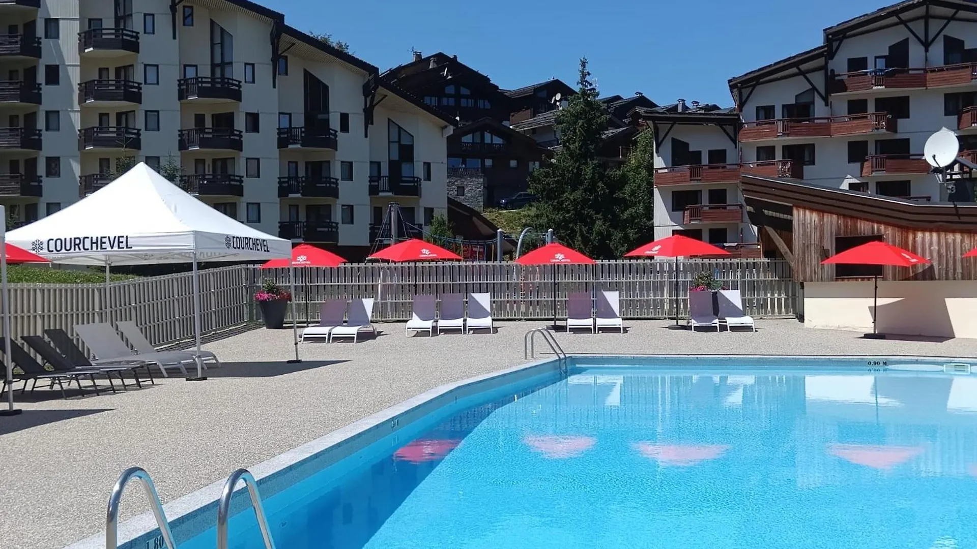 Ski-In Ski-Out 1 Bed, La Tania Courchevel Apartment