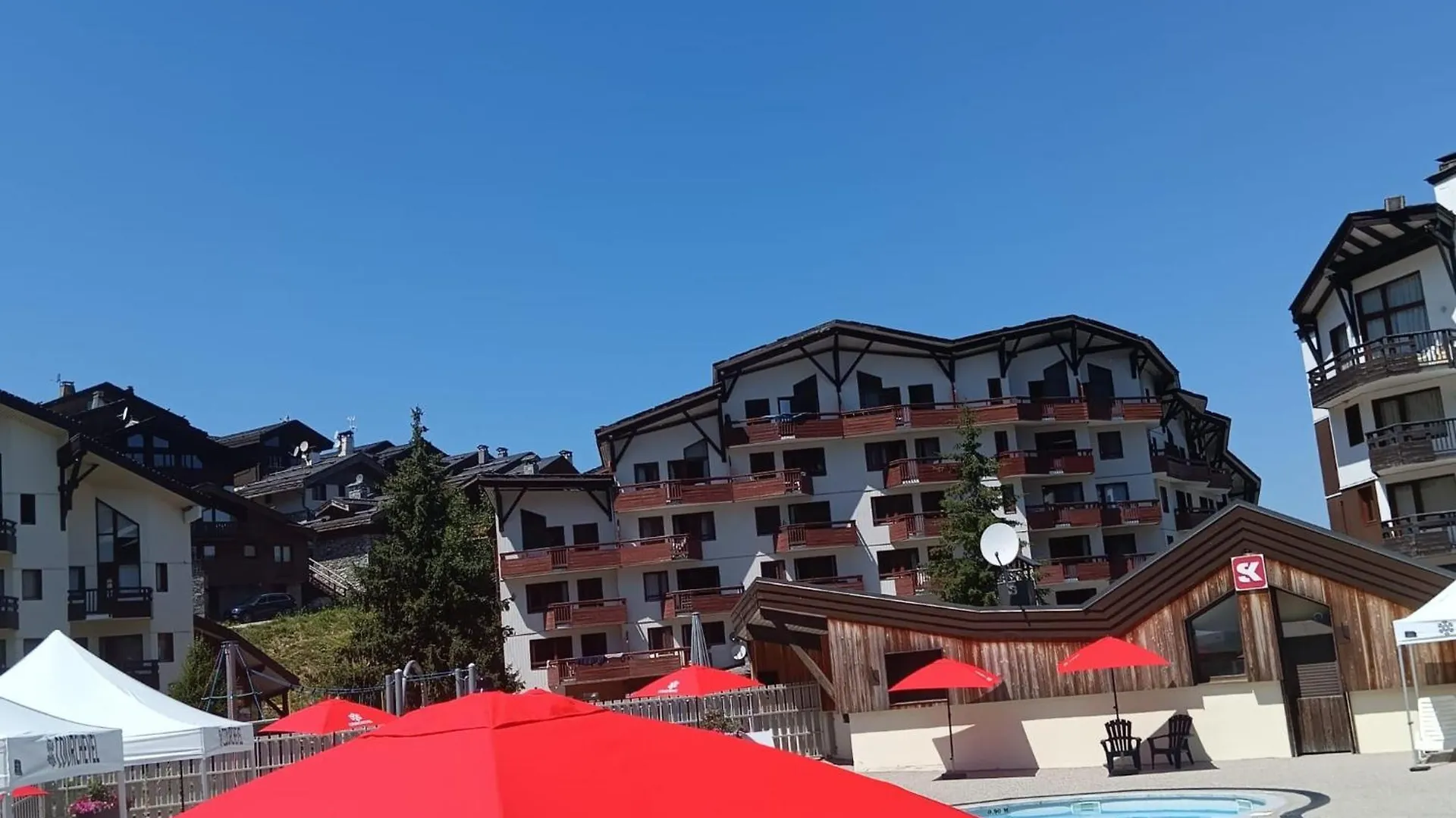 Apartment Ski-In Ski-Out 1 Bed, La Tania Courchevel