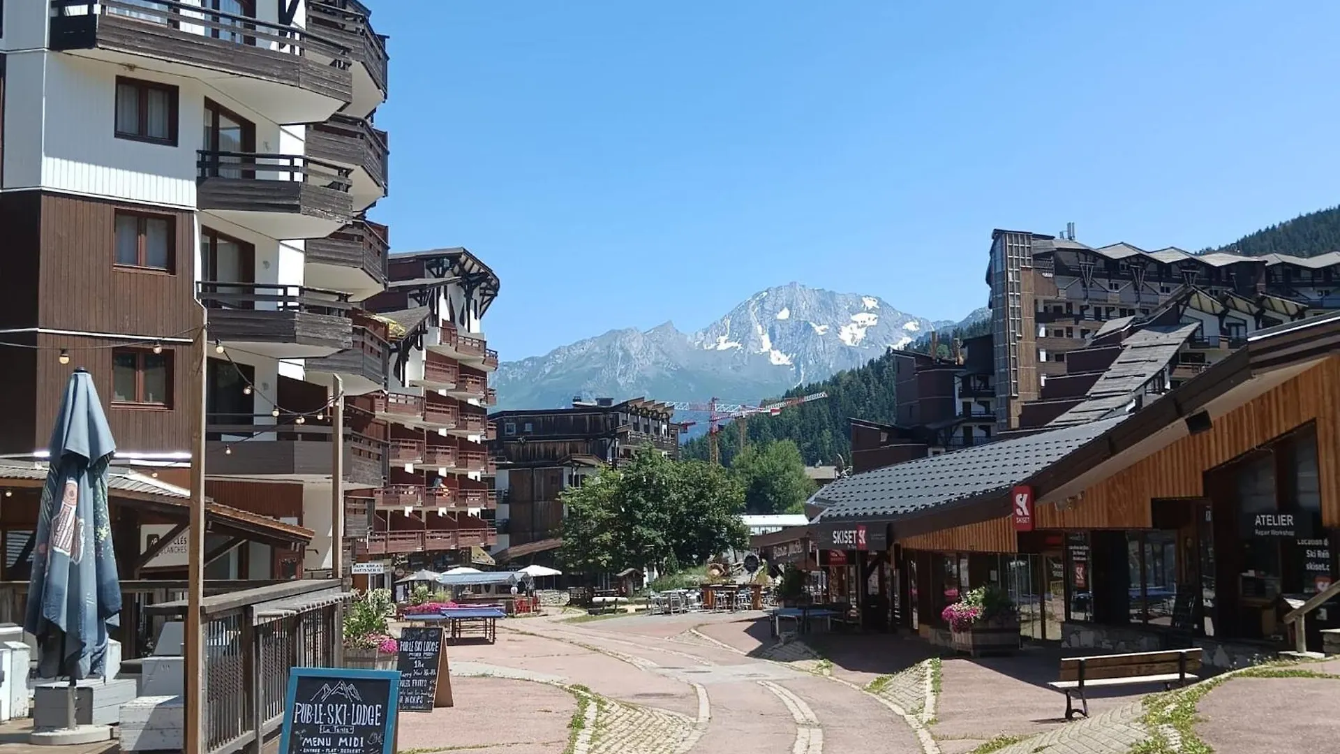 Ski-In Ski-Out 1 Bed, La Tania Courchevel 0*,